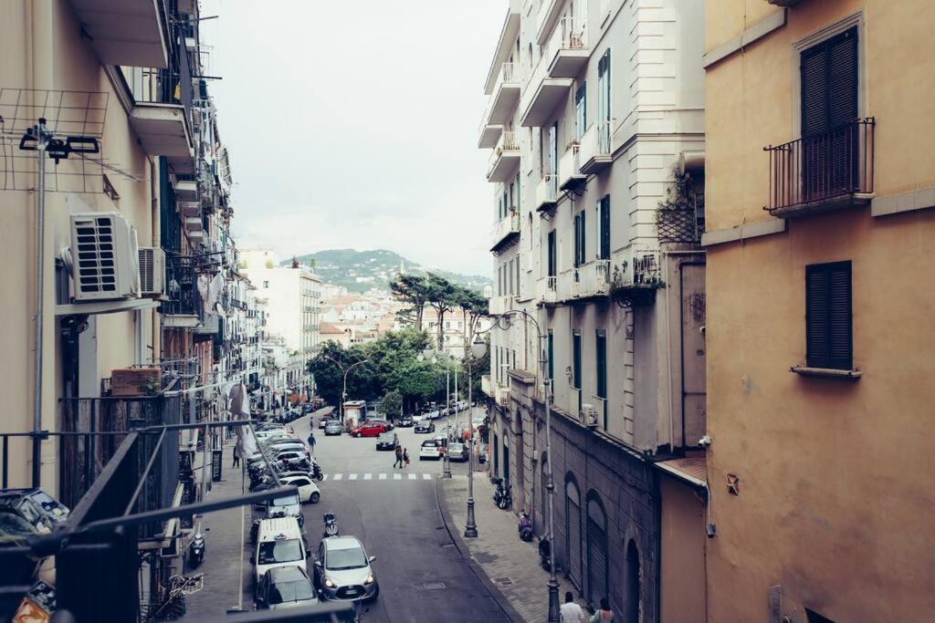 Alessia Holiday House 90Mq Salerno Centro Exteriör bild