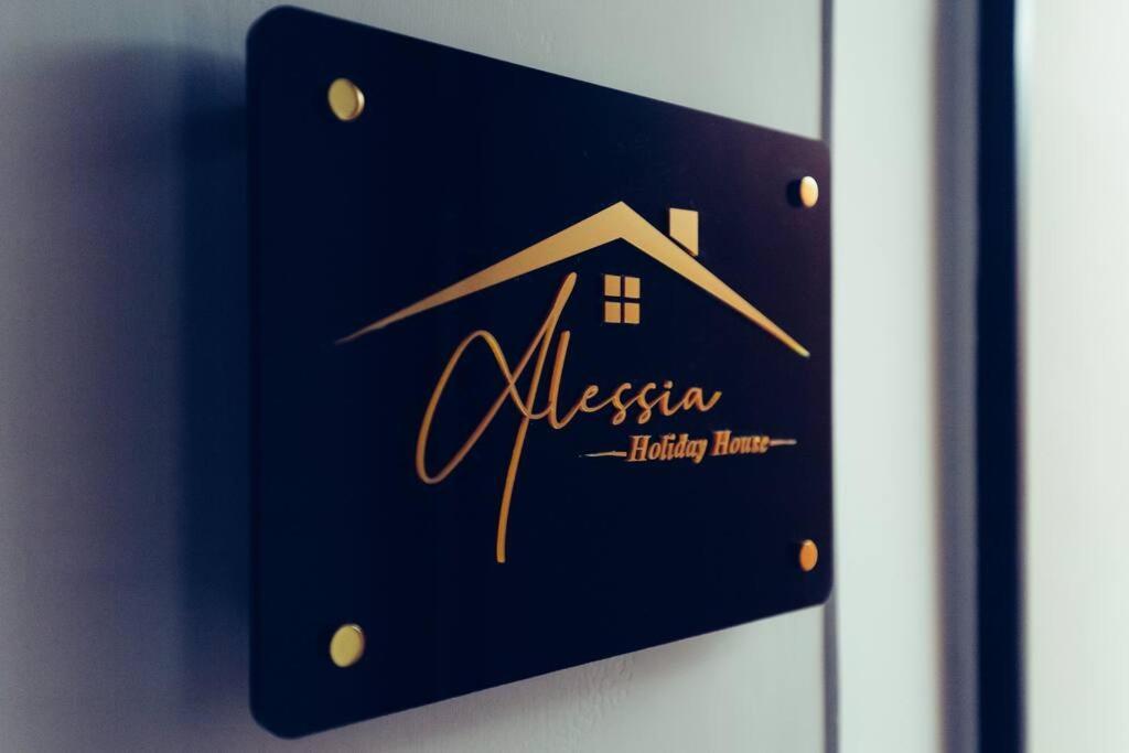 Alessia Holiday House 90Mq Salerno Centro Exteriör bild